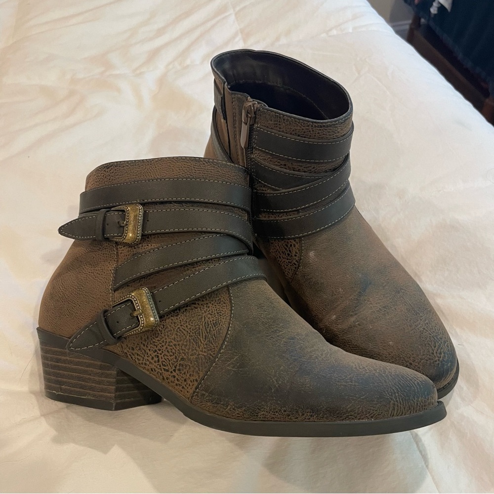 Torrid Moto Ankle Boot with Buckles Zipper 9W